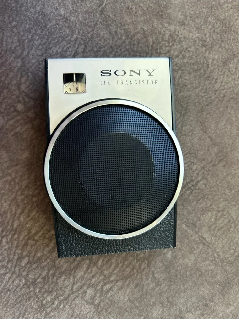 Rare Vintage Sony TR-650 6- Transistor Pocket Radio Japan, 1961-1962